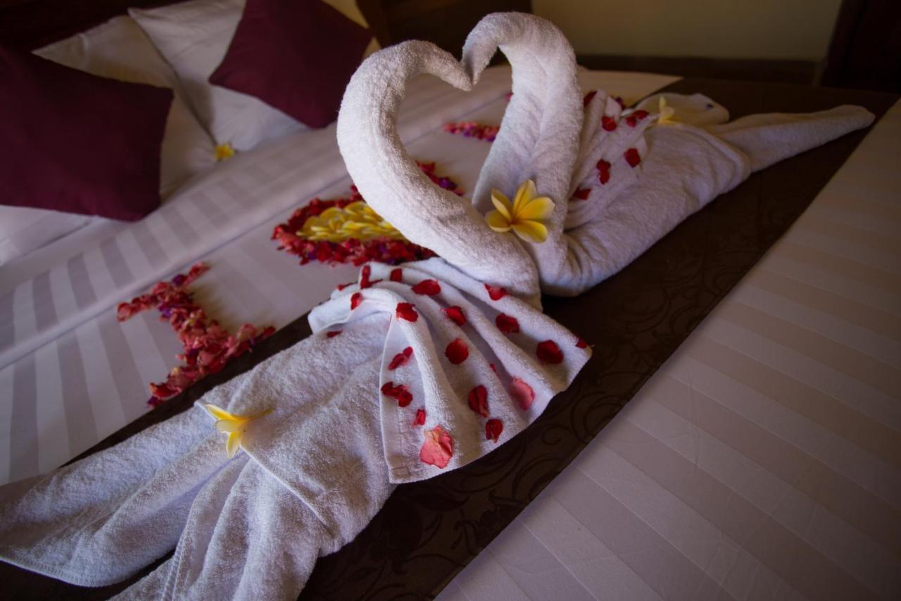 Rijet Villa Beach & Restaurant Ped Bagian luar foto