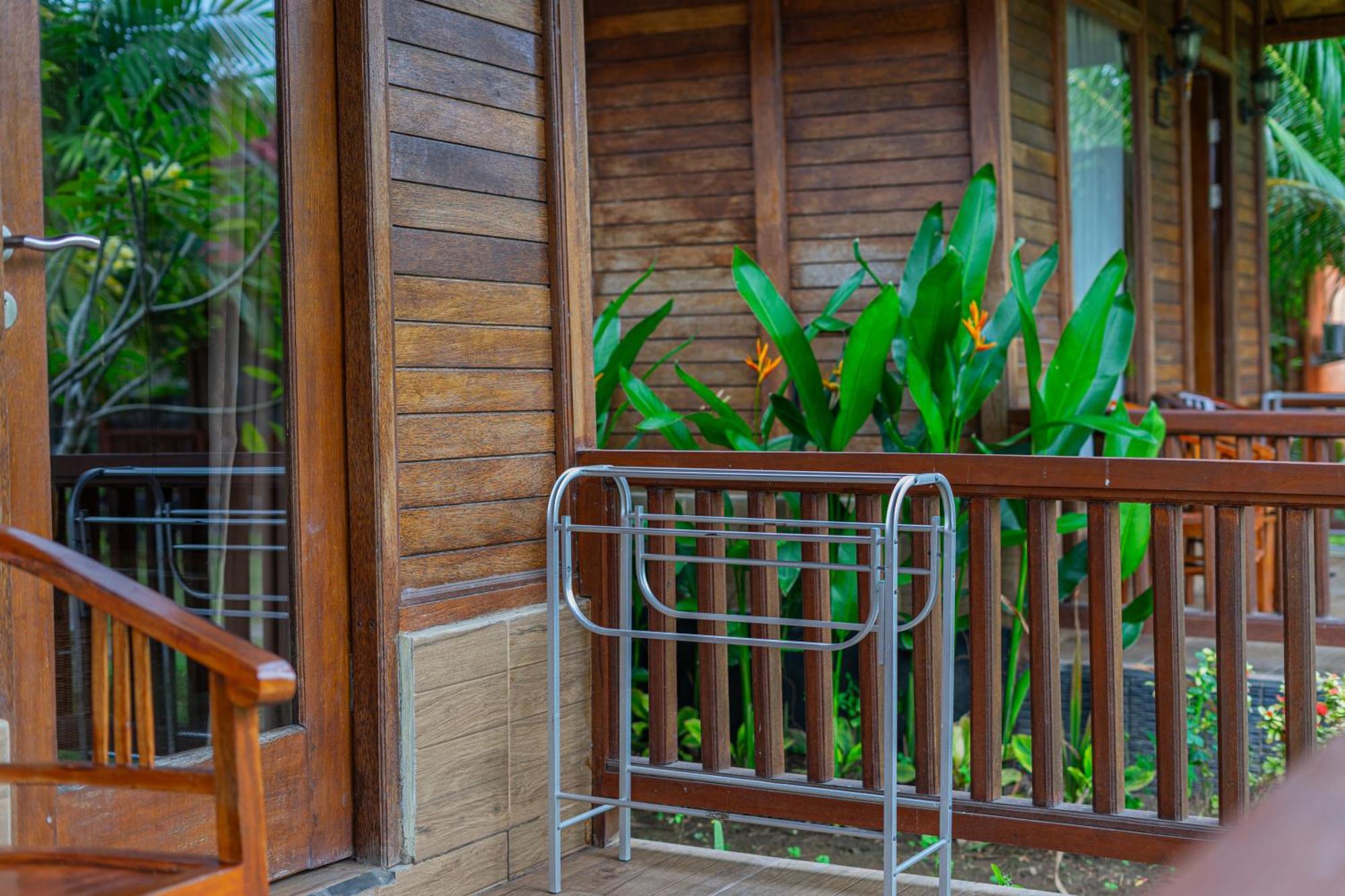 Rijet Villa Beach & Restaurant Ped Bagian luar foto